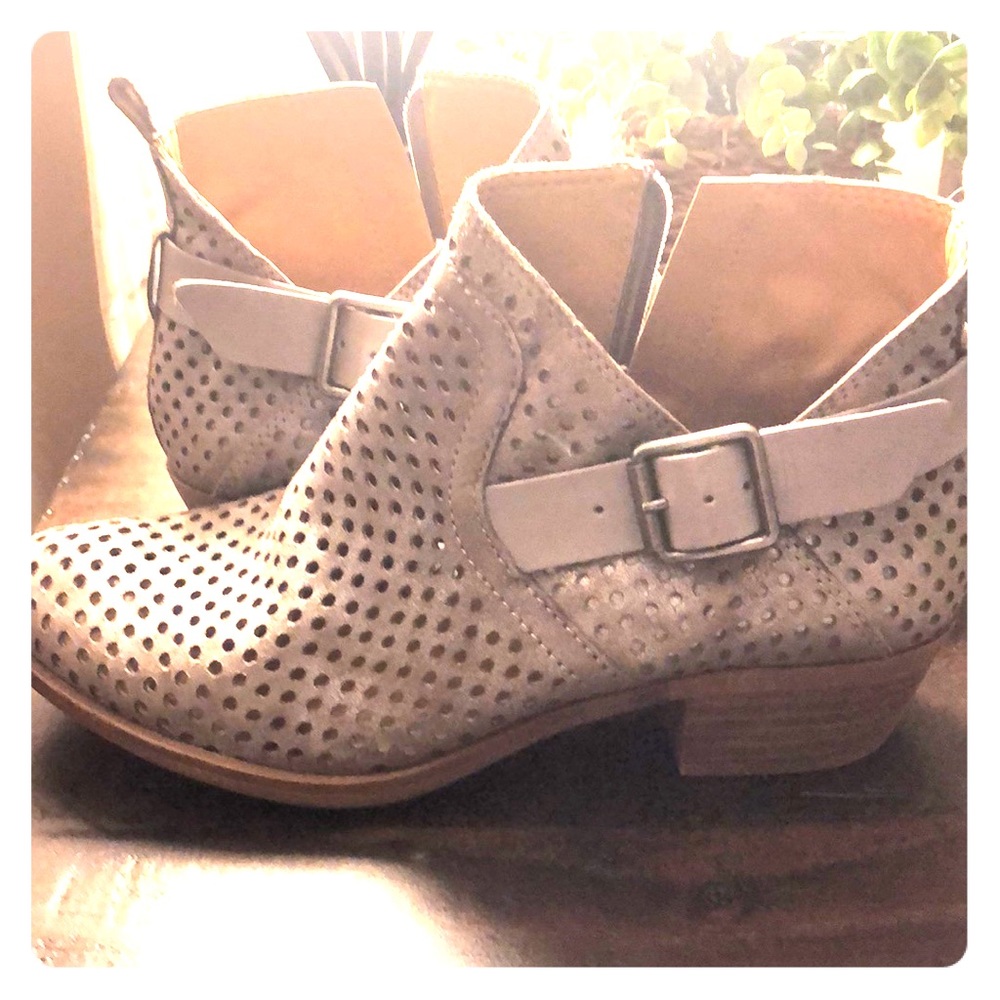 Lucky gray booties